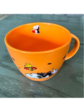 Peanuts Halloween Snoopy & Woodstock Orange Jumbo Mug 2025 Gibson